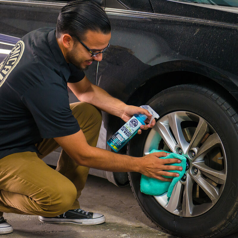 SWIFT WIPE COMPLETE WATERLESS CAR WASH EASY SPRAY & WIPE FORMULA